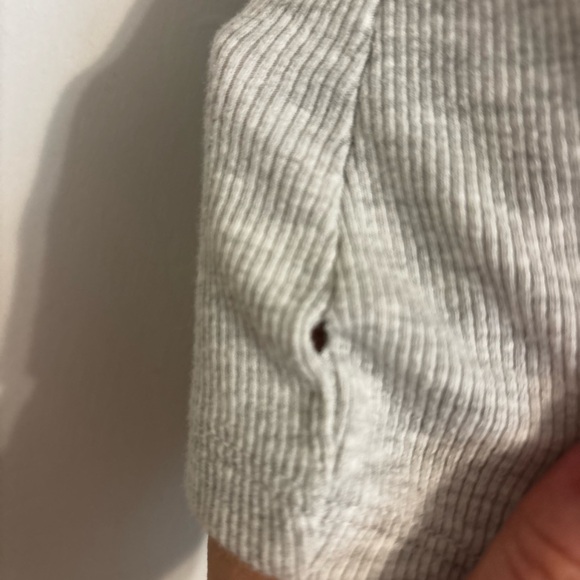 Old Navy Gray Short Sleeve Tee Classic Cotton Blend - Picture 3 of 3